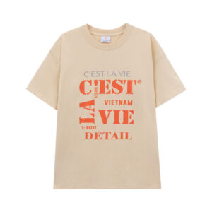Áo thun oversize form rộng unisex màu be in chữ CEST LA VIE