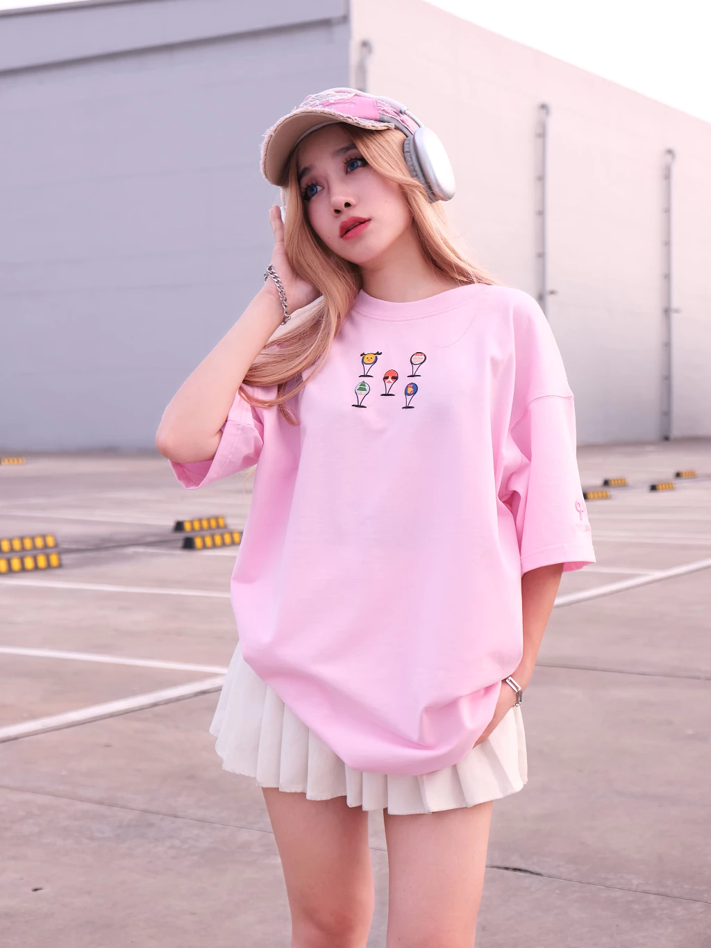 Phối đồ áo thun oversize đơn giản mà vẫn phong cách