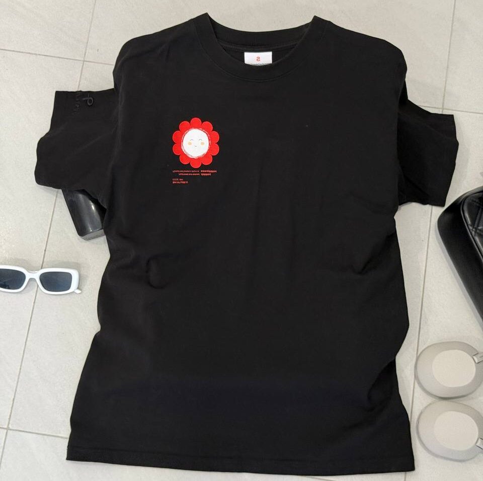 áo thun cslavie– smile eri red e1774760911283 outfit hàng ngày