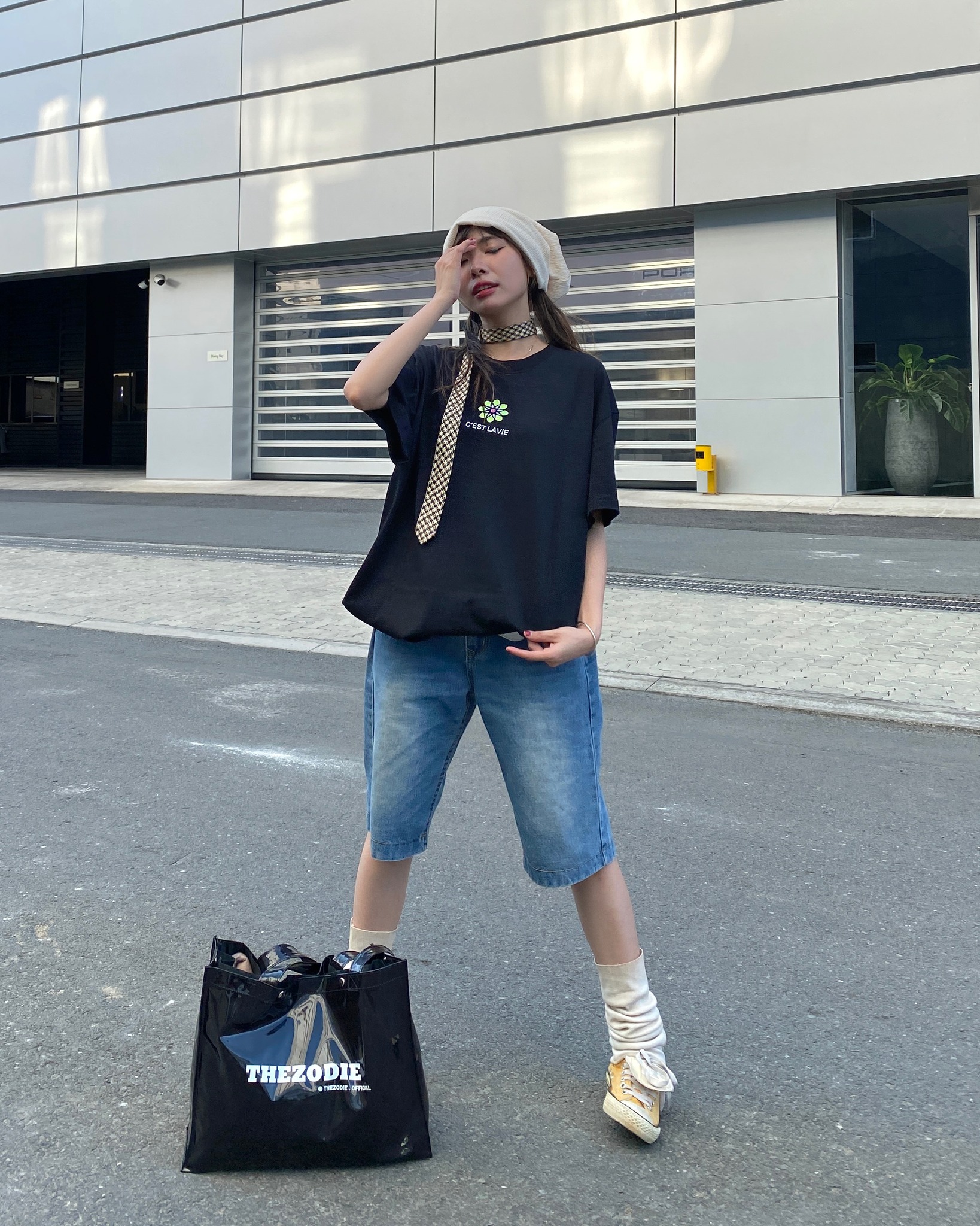 áo thun oversize cslavie latana black
