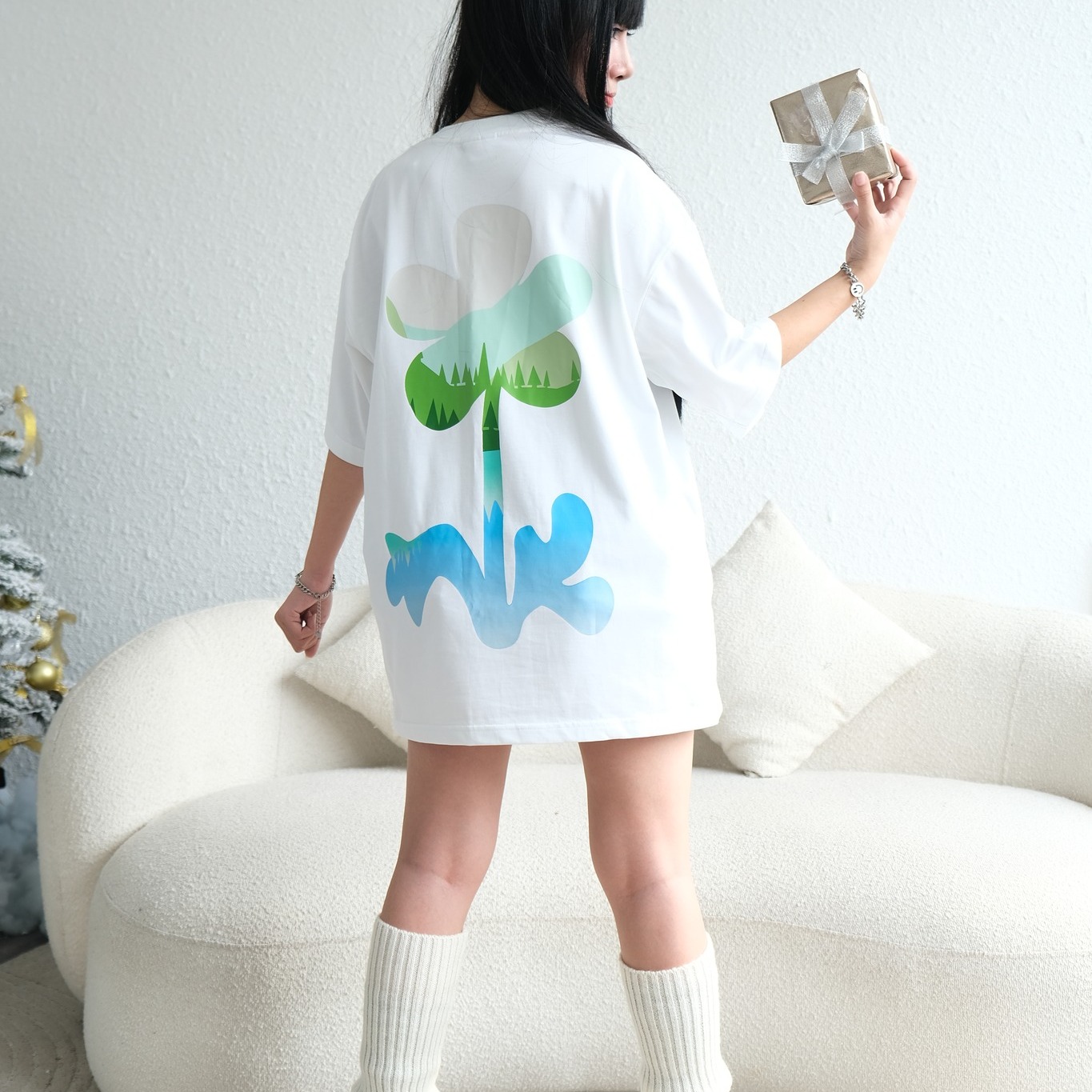 phong cách tối giản với áo thun oversize cslavie tree white