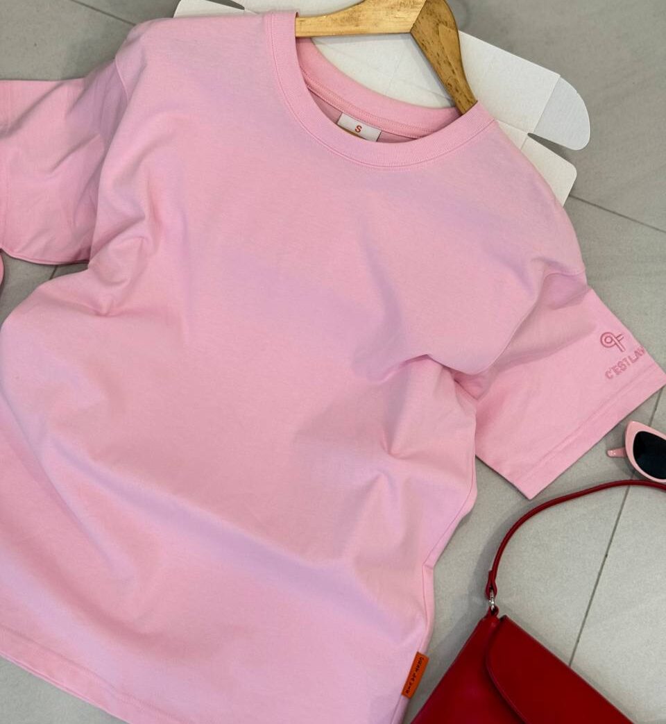 Review Outfit Dài Hè: Kết hợp Áo Oversize & Giày Sneakers