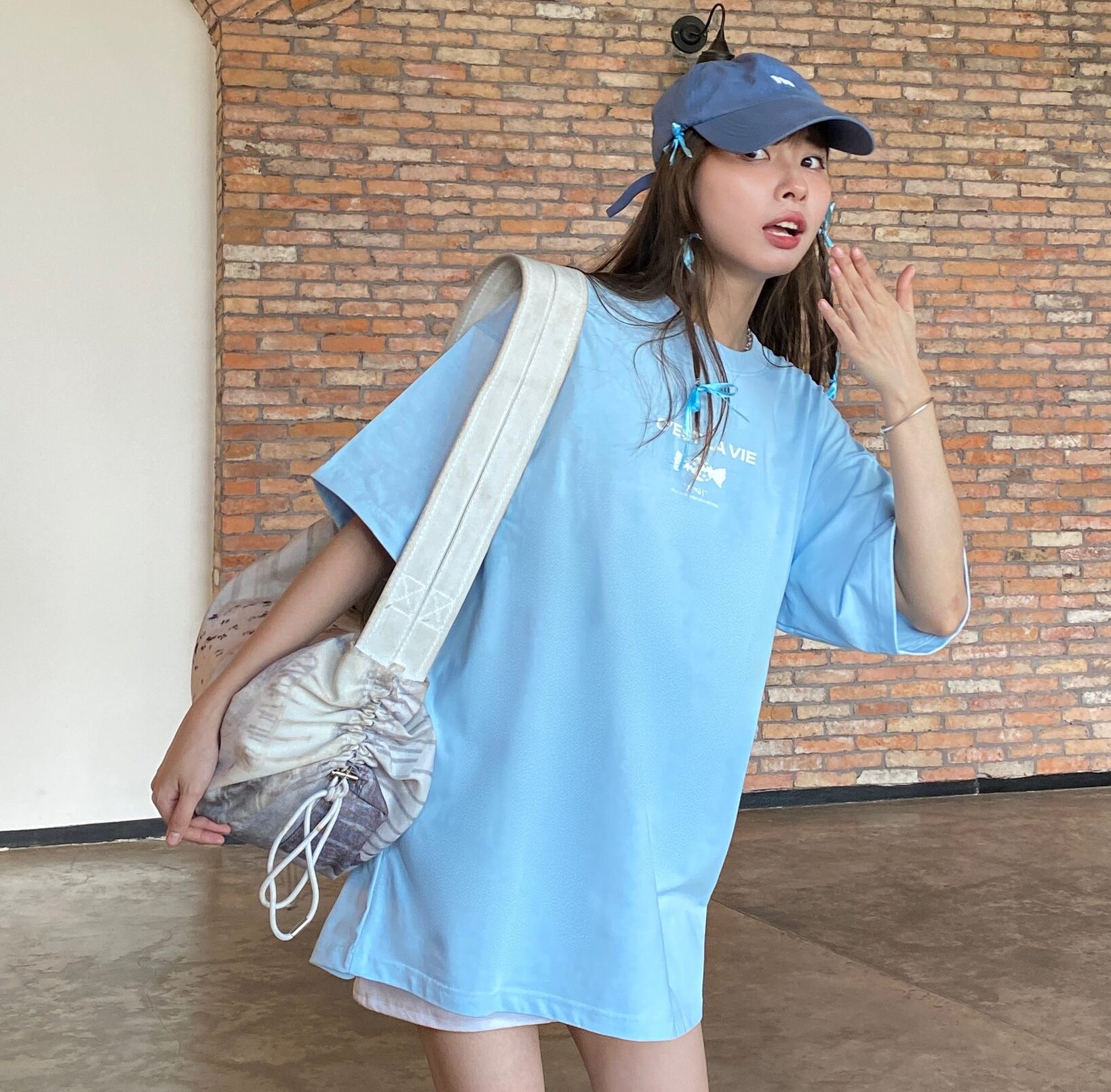 ao-thun-oversize-nu-cslavie-candy-blue-hinh-5-e1775020719615 – Áo thun local brand họa tiết độc đáo, thời trang trẻ trung và phong cách
