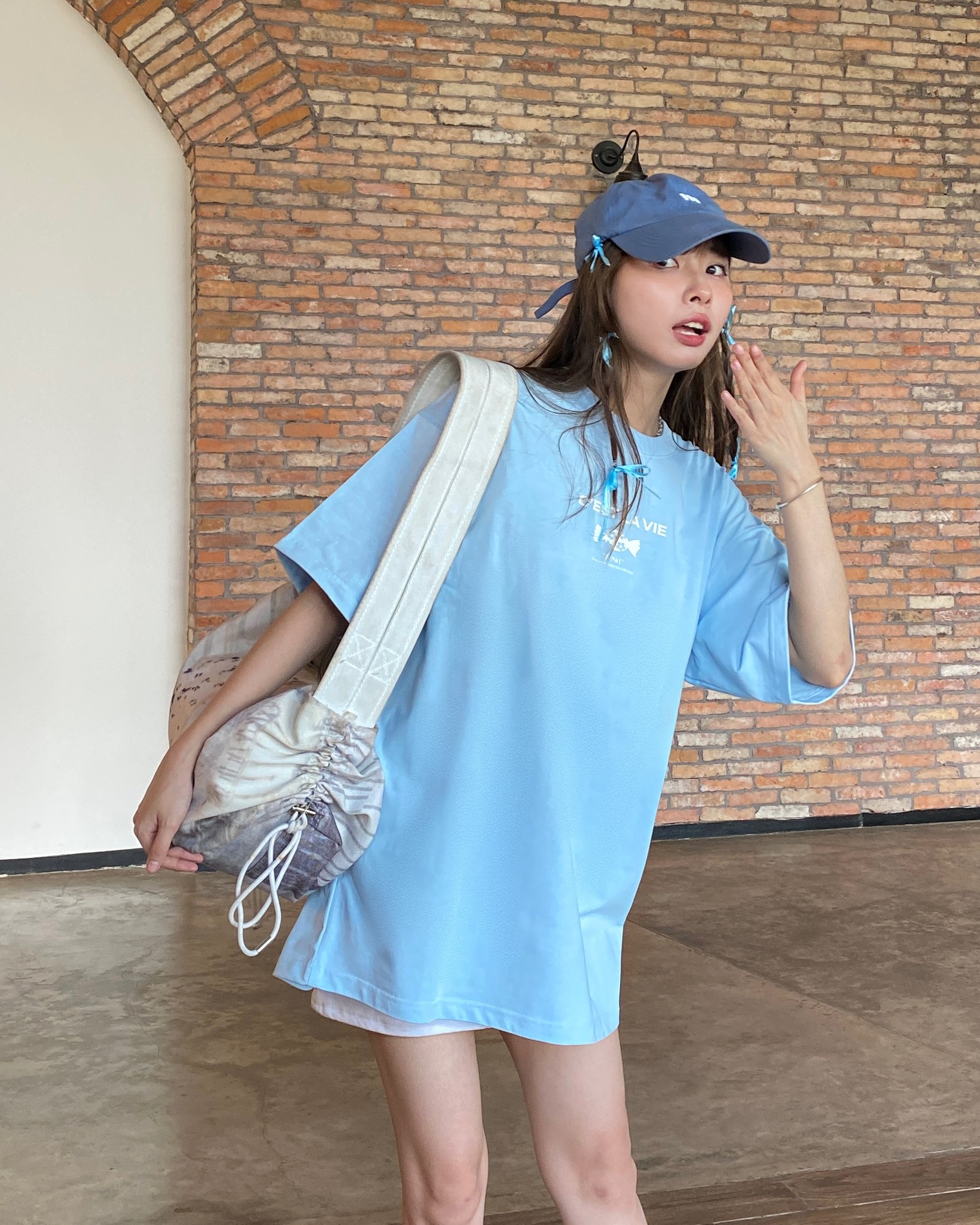 áo thun oversize nu cslavie candy blue 409