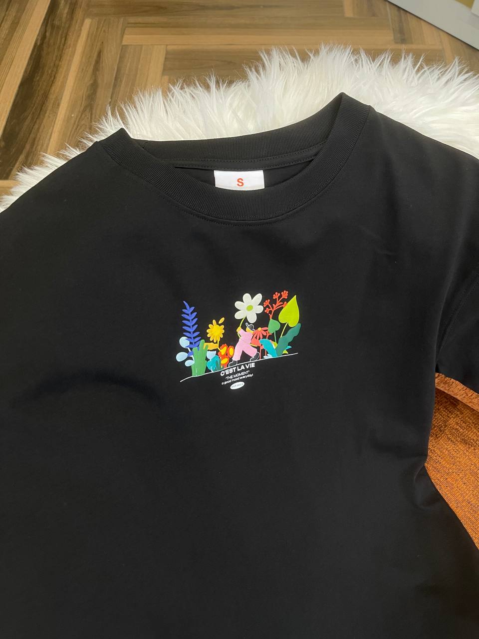 local brand Việt Nam với áo thun oversize–garden of delight