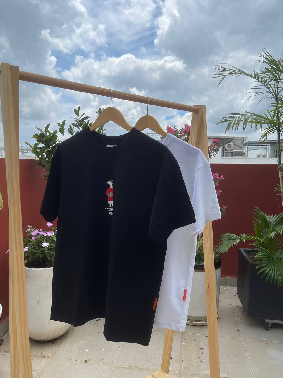 Outfit Streetwear Nam Nữ Sành Điệu Cho Cuộc Đi Chơi