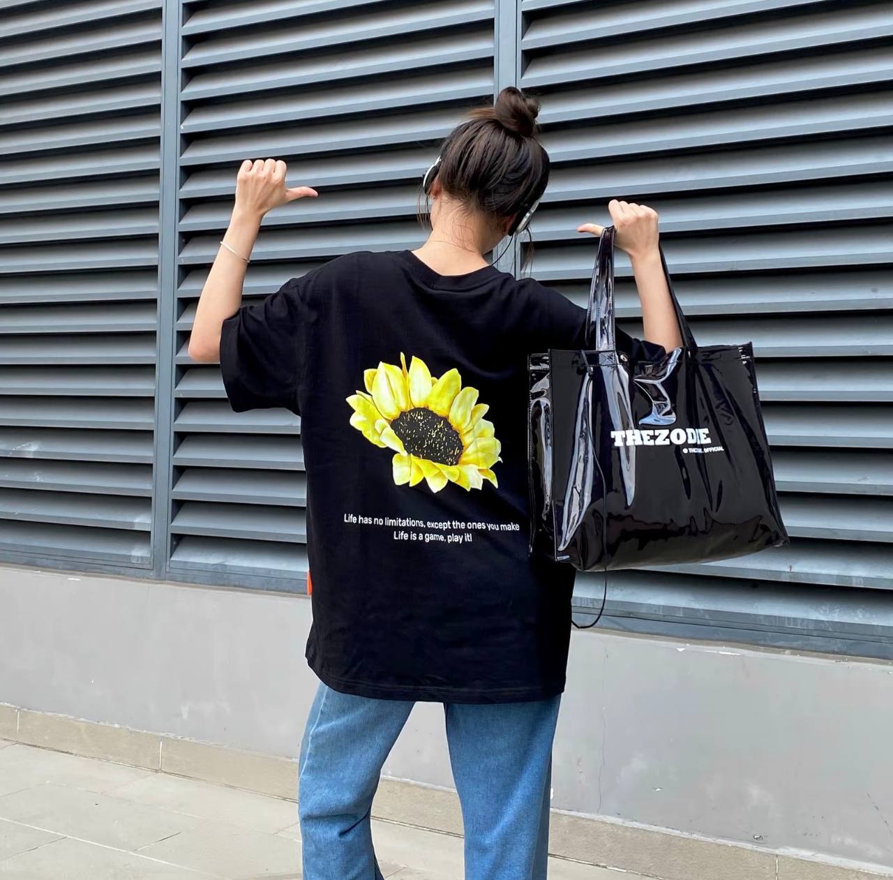 áo thun local brand unisex huong duong black back 112